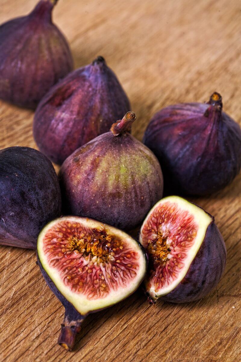 Figs as a substitute for mango chutney