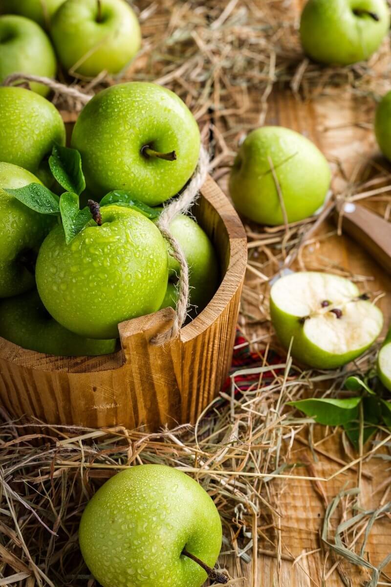 Green apples as a substitute for carrots.