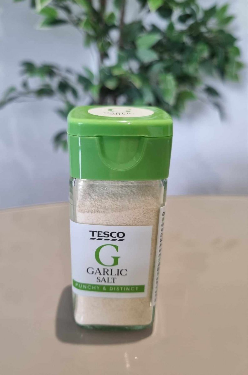 Garlic salt as a substitute for garlic paste.