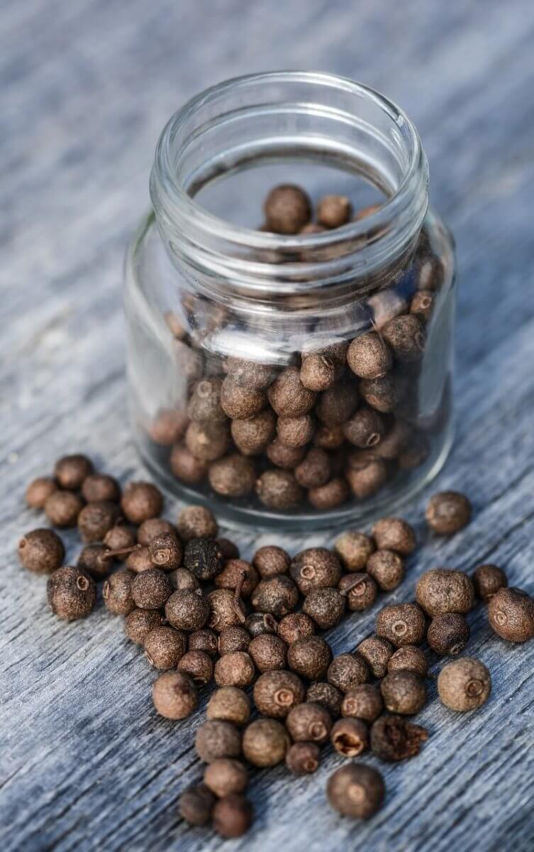 Allspice as a substitute for mace.