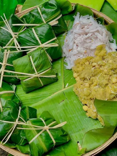 Banana leaves