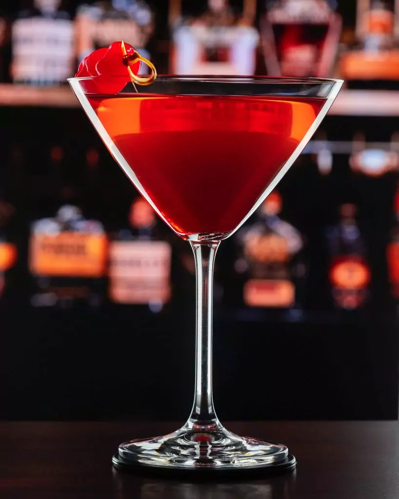 Manhattan Cocktail as a substitute for Lillet Blanc.