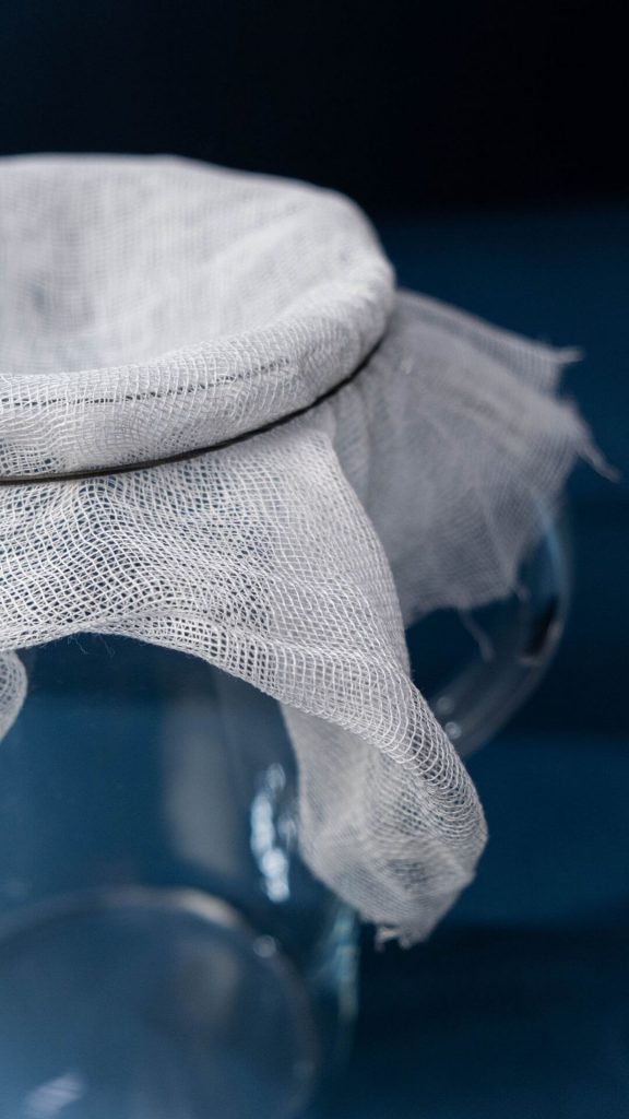 Muslin cloth as a substitute for kitchen twine.