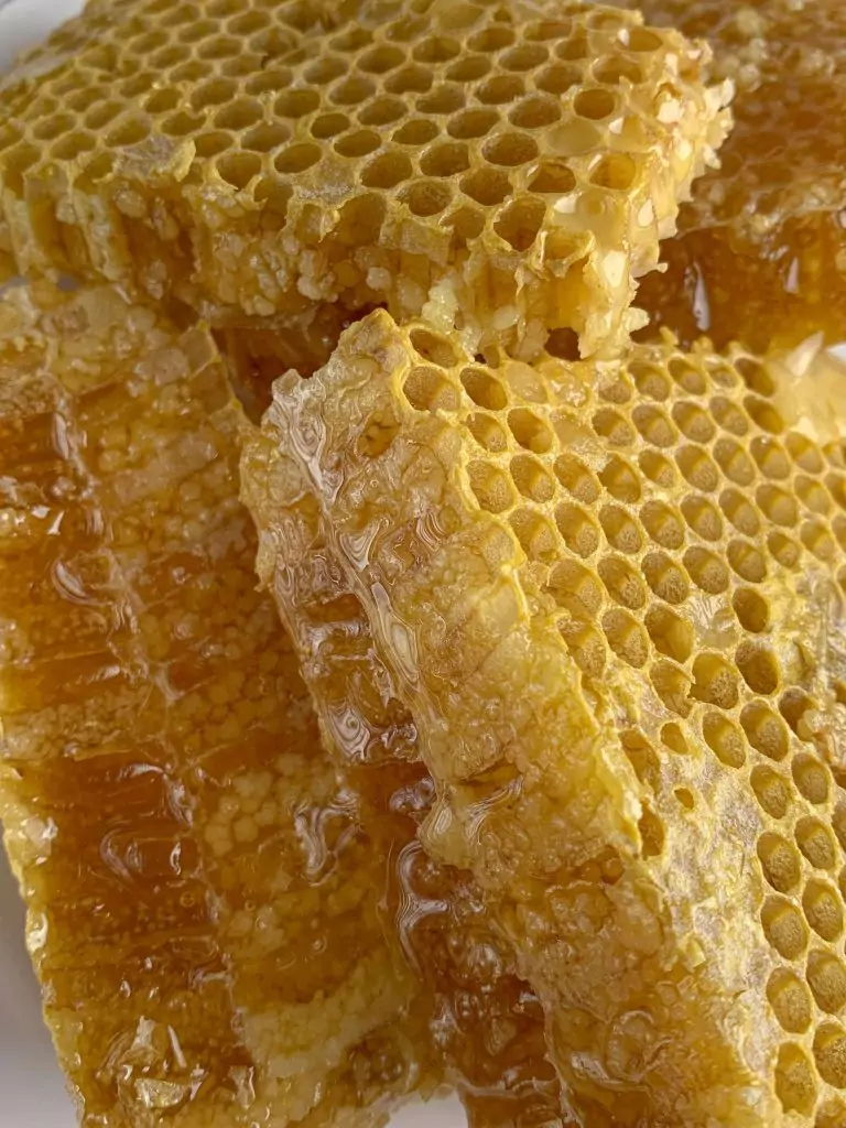 Honey as a substitute for pectin.