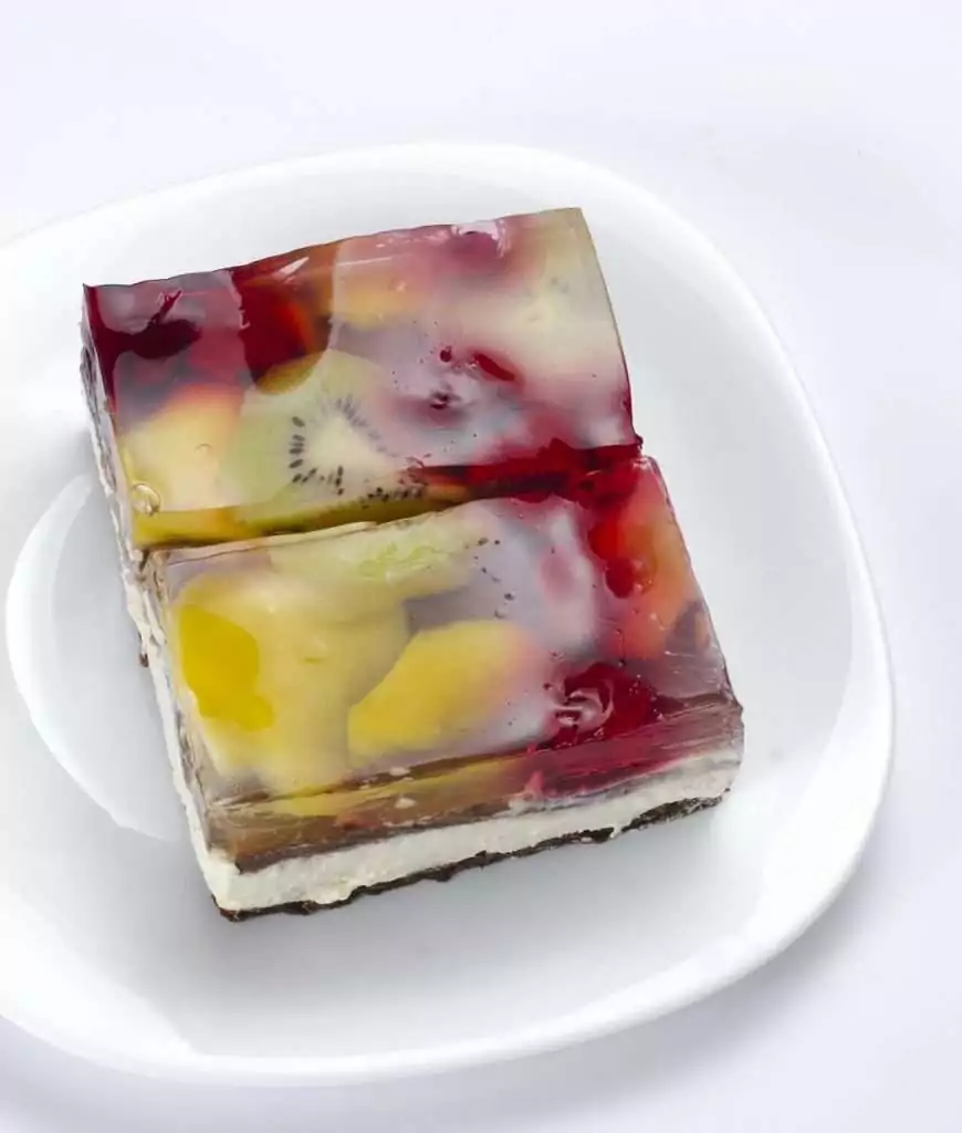 Dessert gelatine as a substitute for pectin.